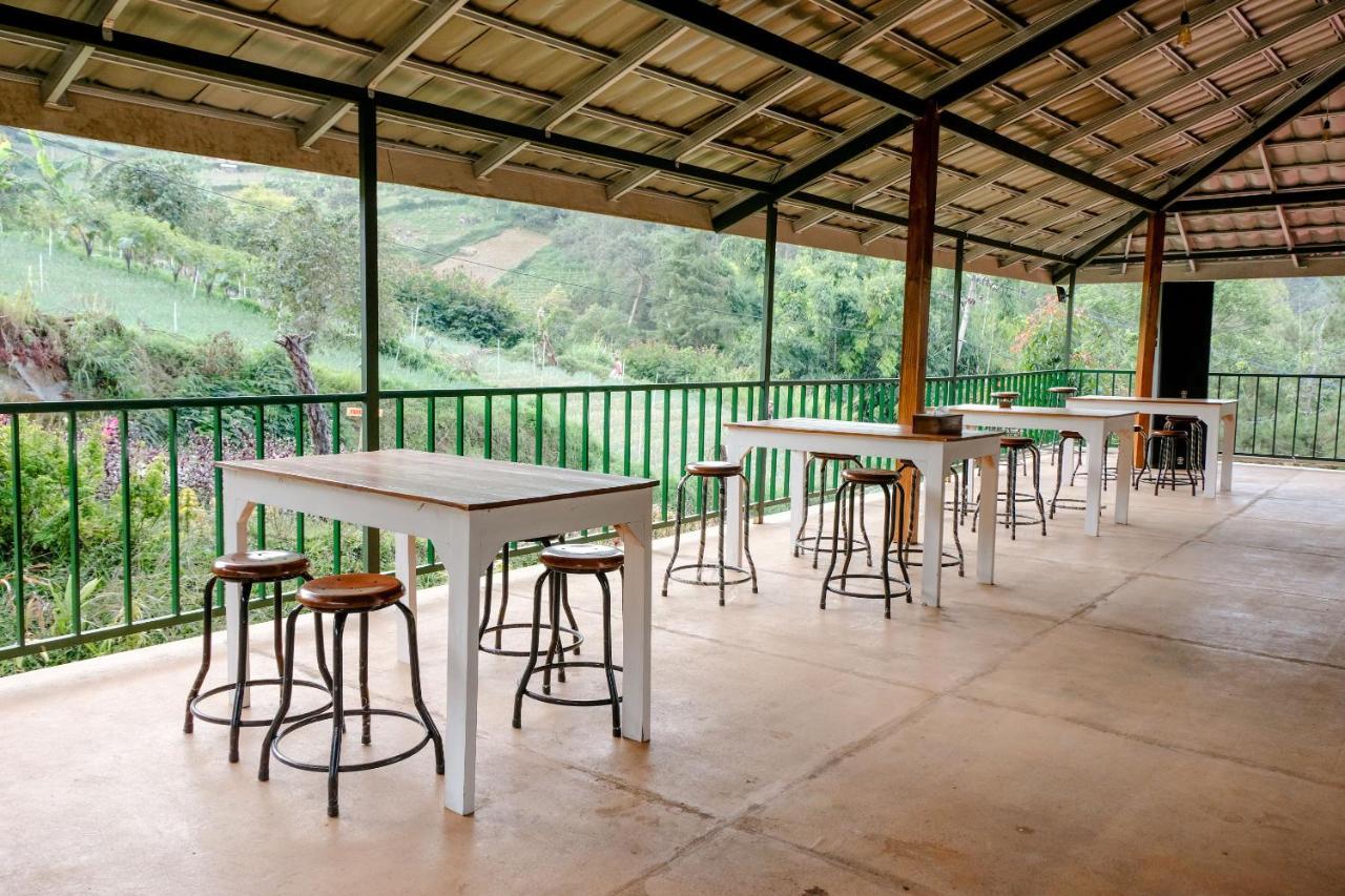Magetan Oyo 1175 Oemah Djowo Resort מראה חיצוני תמונה